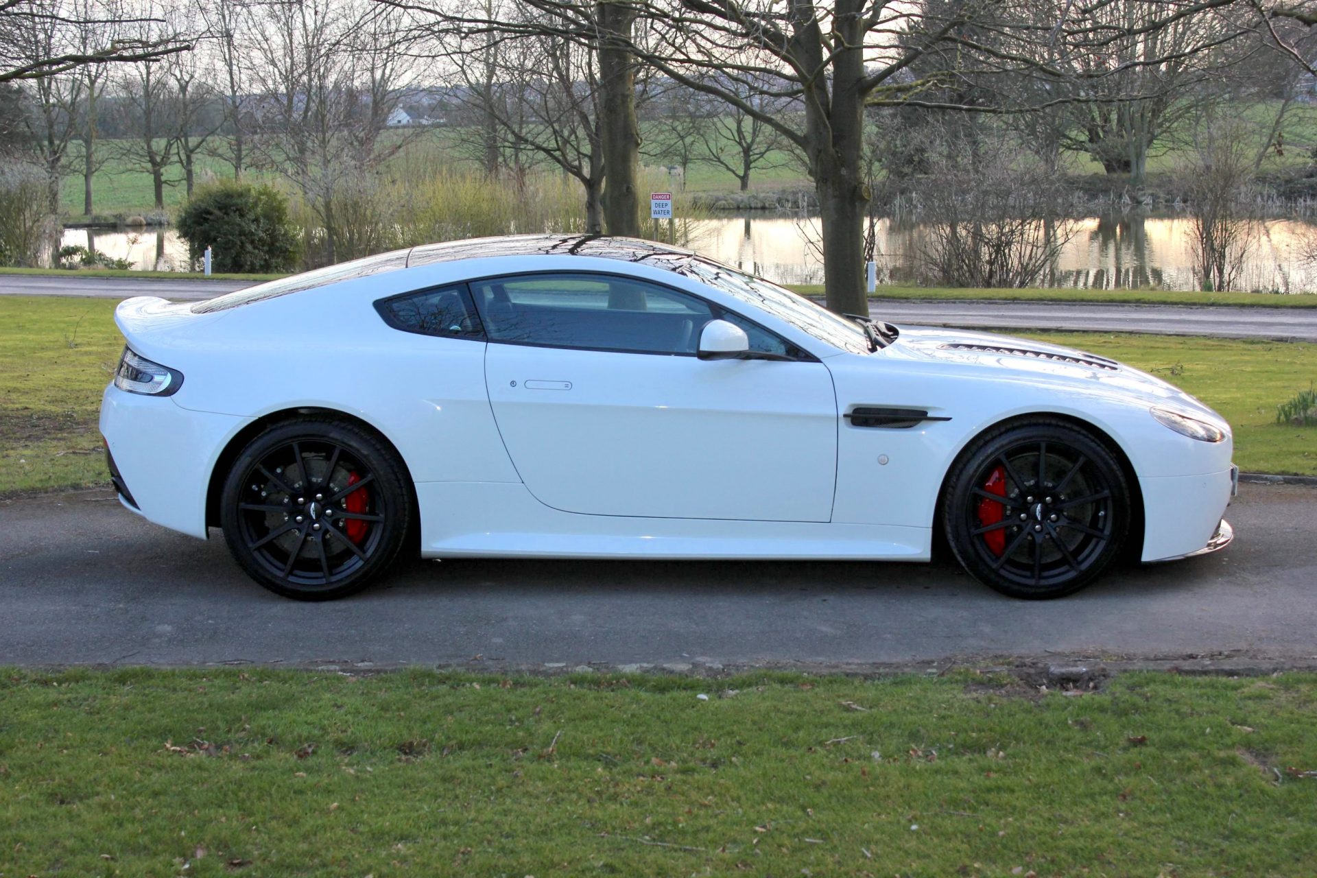ASTON MARTIN VANTAGE V12S - Sportshift III - 2016/66 Plate - JUST SERVICED!