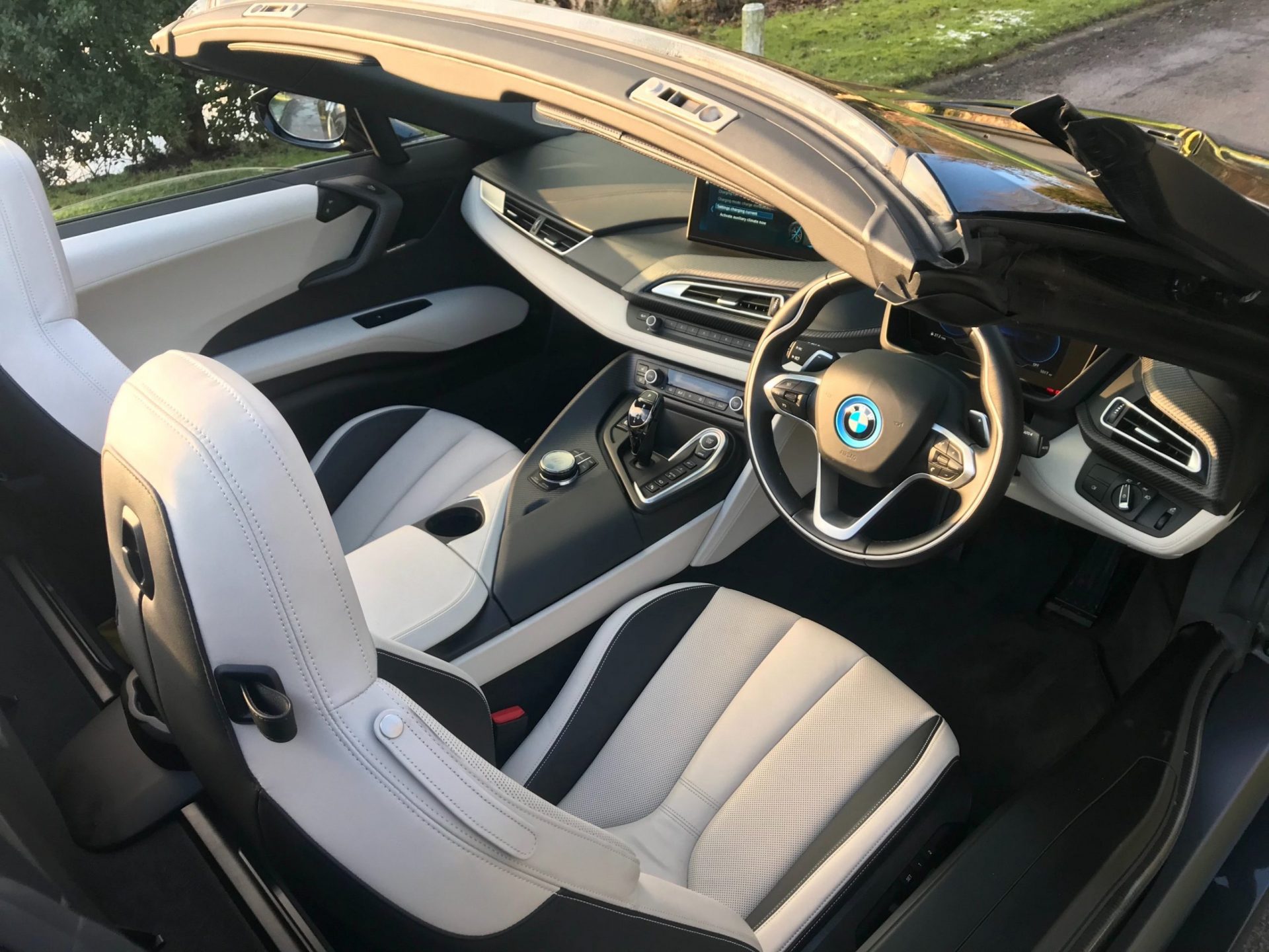 BMW i8 Roadster