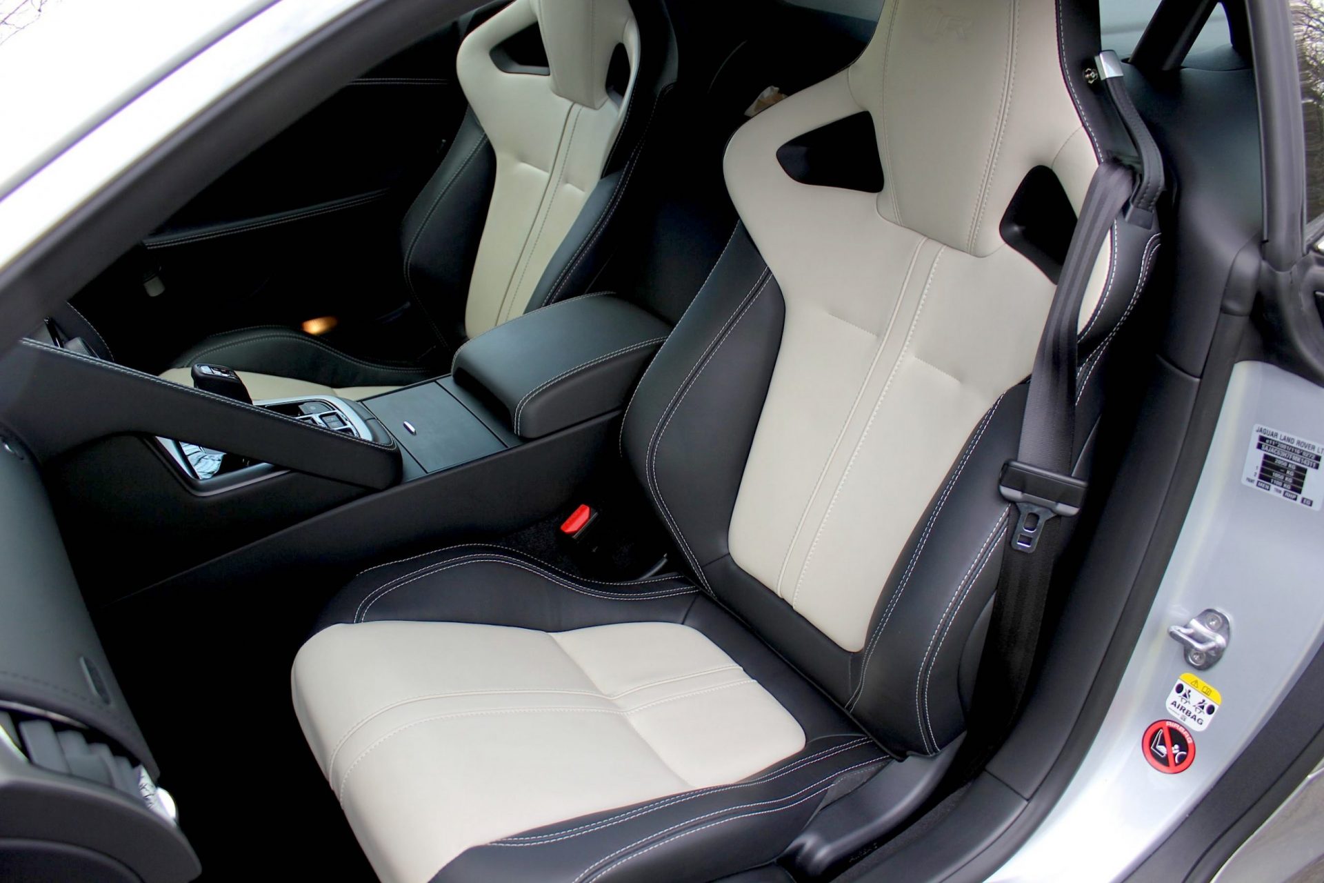 Jaguar F-Type R Coupe 5.0 Supercharged - Quickshifter