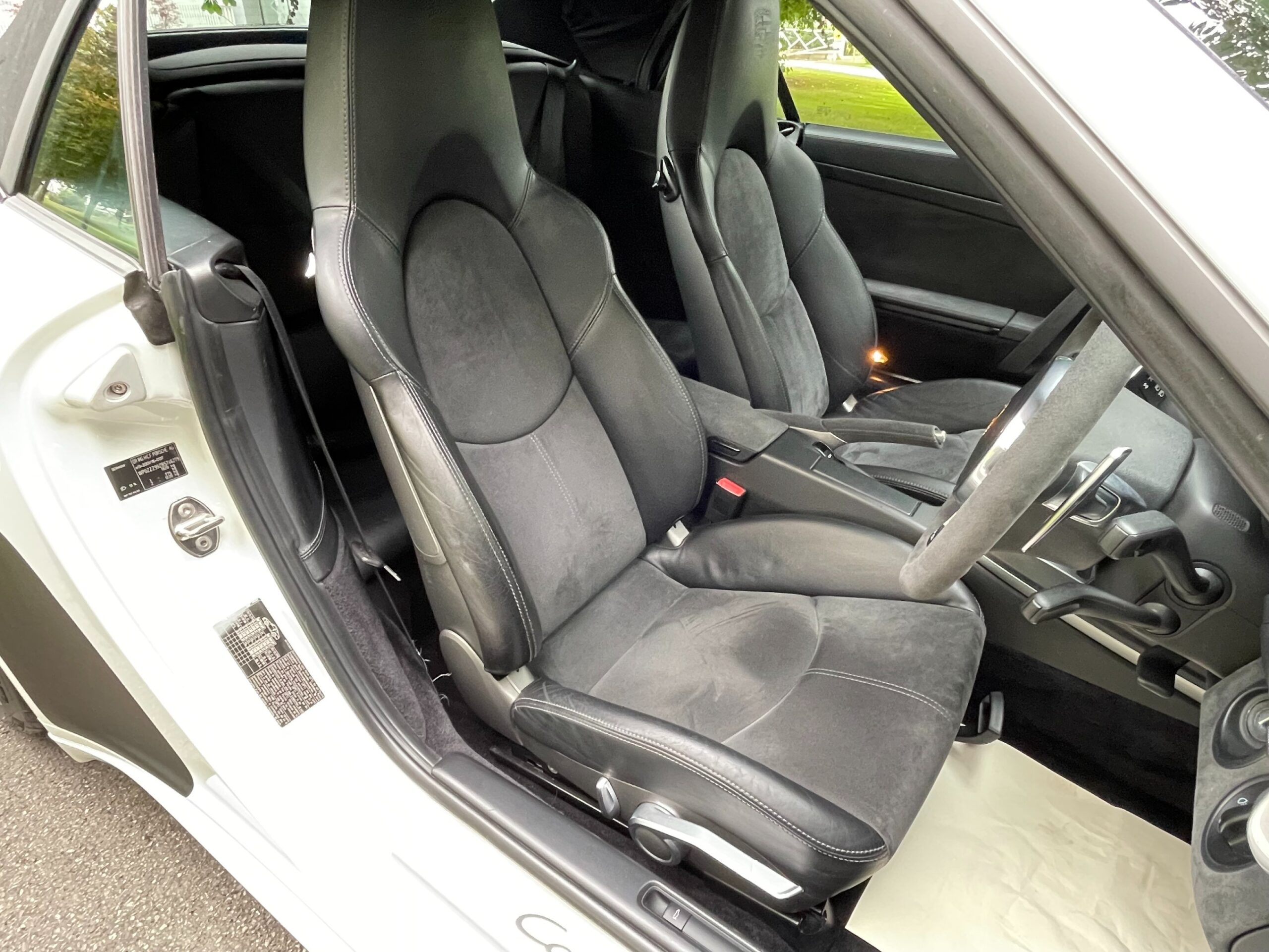Porsche 997 Gen 2 Carrera 2 GTS Cab - PDK