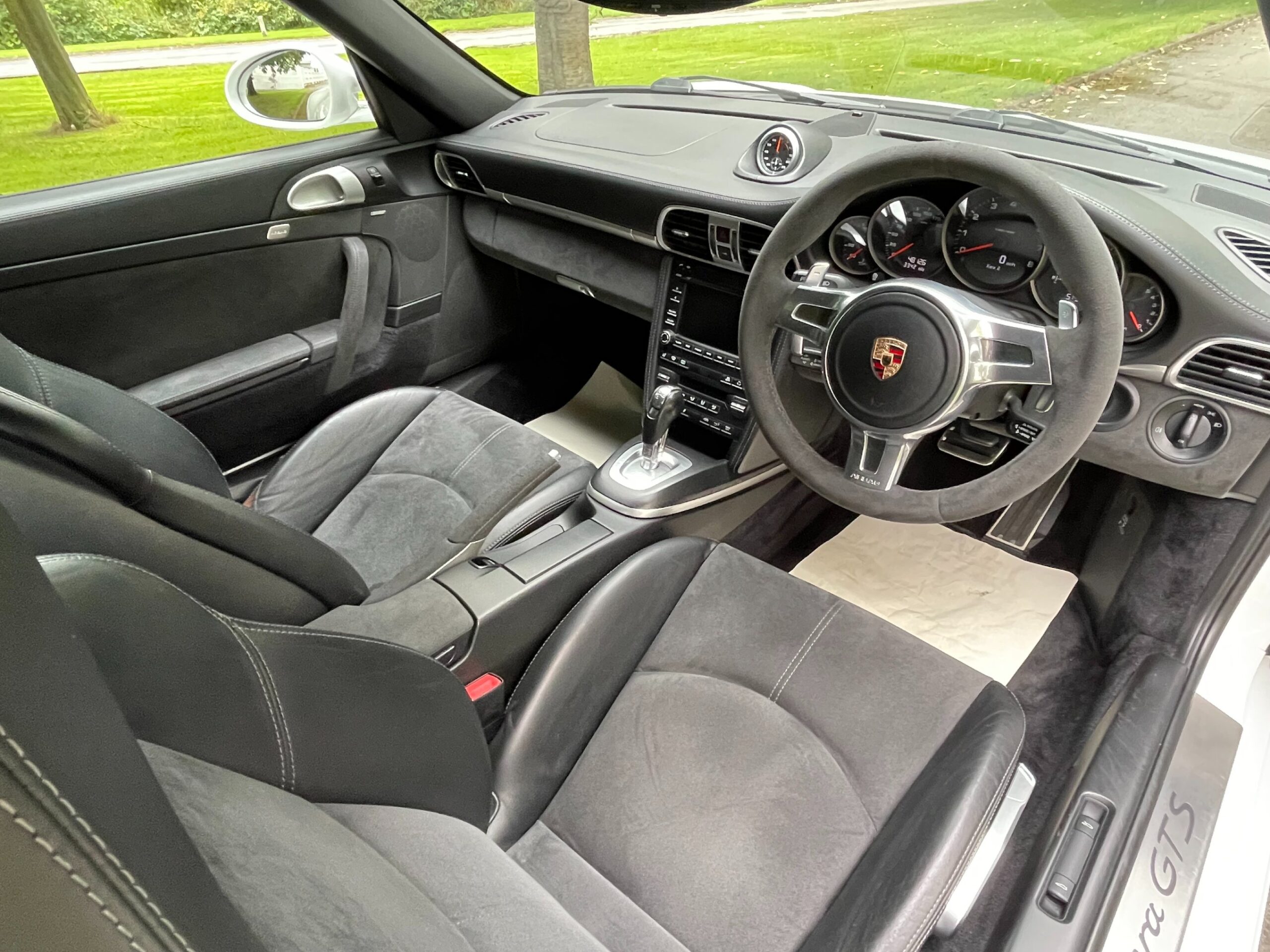 Porsche 997 Gen 2 Carrera 2 GTS Cab - PDK