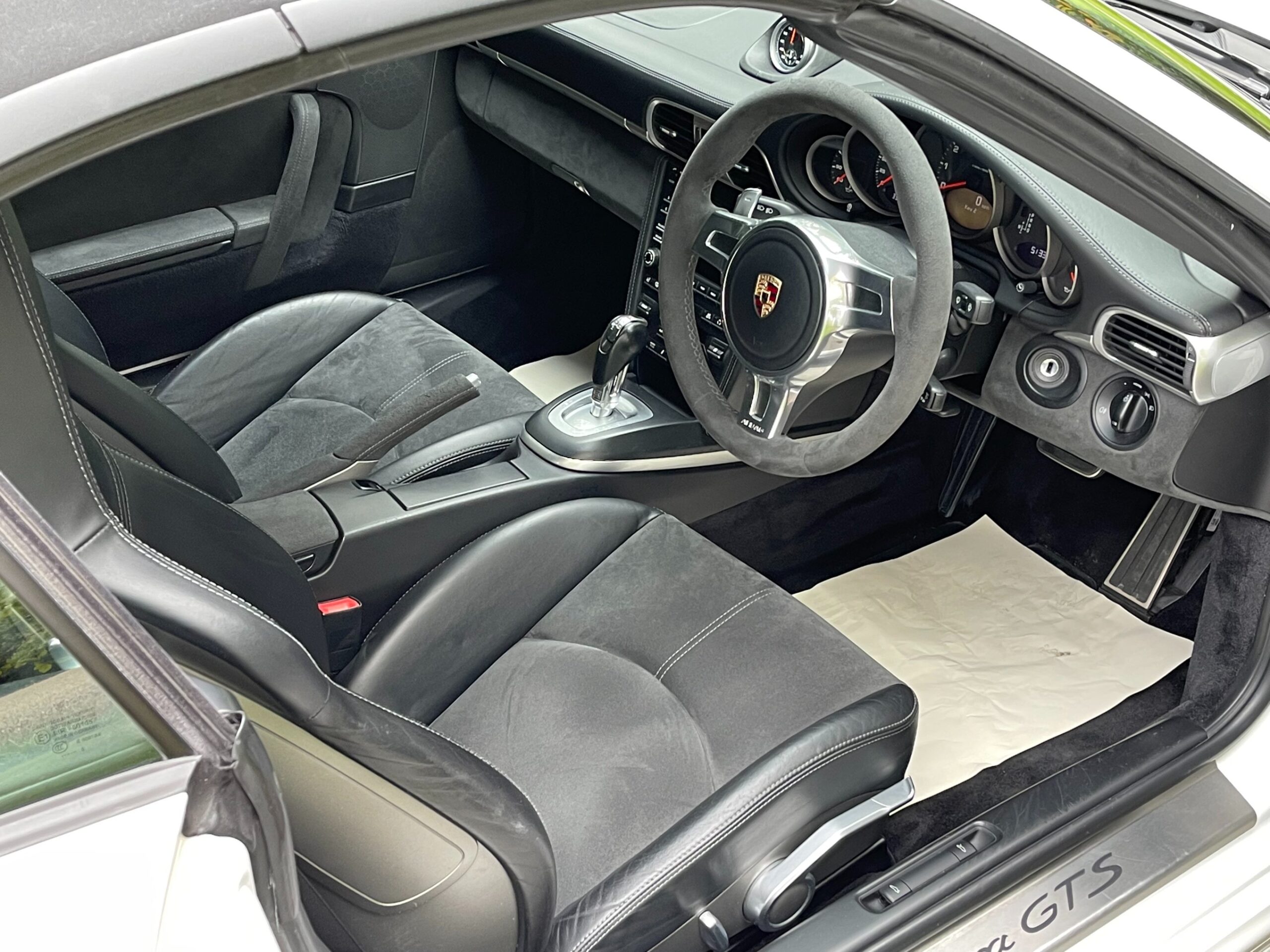 Porsche 997 Gen 2 Carrera 2 GTS Cab - PDK