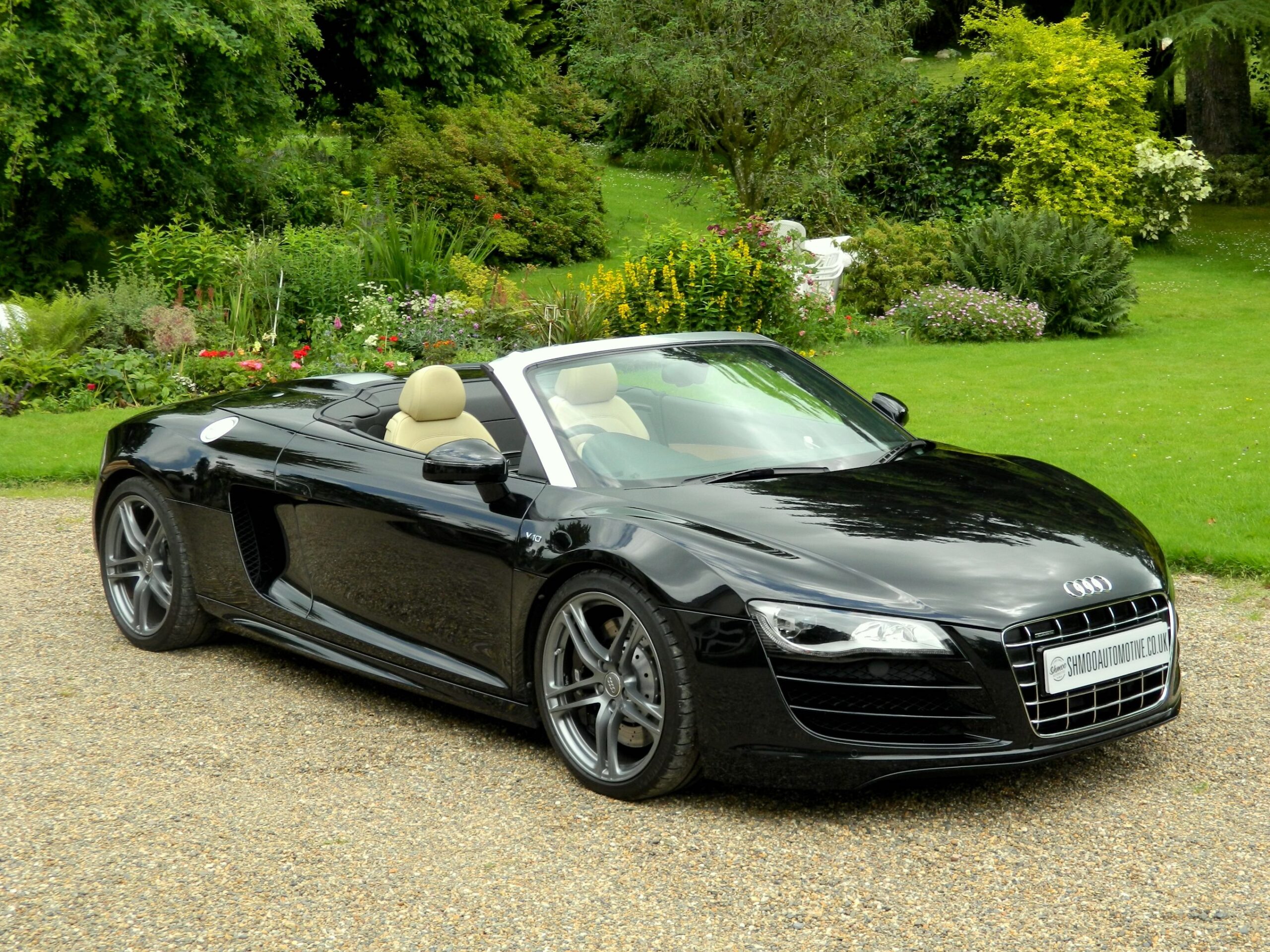Audi R8 V10 Manual - Beautiful Condition - Shmoo Automotive